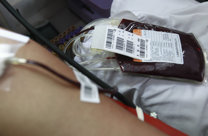 献血助人利己，提倡无偿献血。