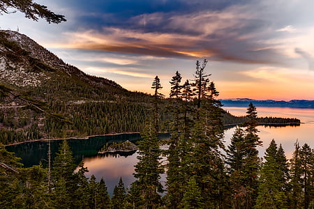 lake-tahoe-california-emerald-bay-water-thumb.jpg