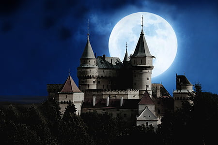 moon-castle-full-moon-mystical-thumb.jpg