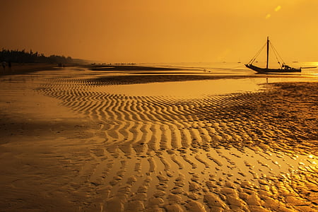 vietnam-beach-dawn-som-son-beach-thumb.jpg