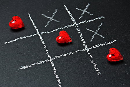 tic-tac-toe-love-heart-play-thumb.jpg