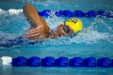 swimming-swimmer-female-race-thumb.jpg