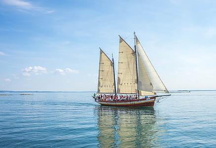ship-boat-lake-garda-italy-thumb.jpg