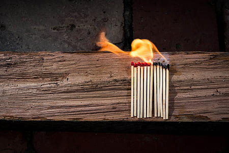 matches-matchstick-flammable-wood-thumb.jpg