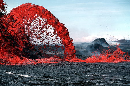 lava-magma-volcanic-eruption-glow-thumb.jpg