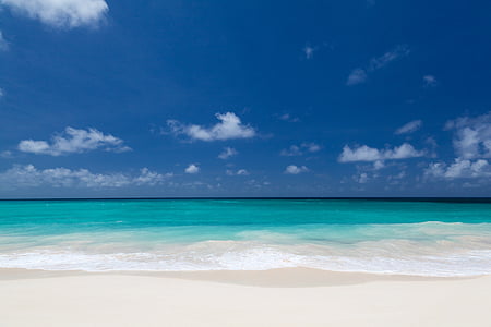 background-beach-blue-clear-thumb.jpg