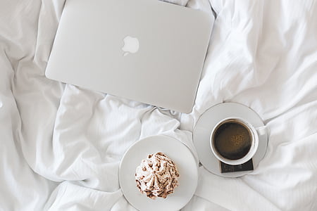 coffee-cup-apple-laptop-thumb.jpg