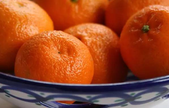 爱吃橘子的注意了，现在知道还不晚！别忘了告诉家人