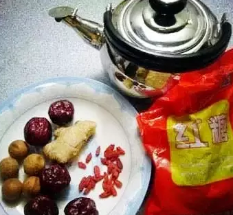 冬天手脚冰凉的人必须收藏：喝它让你一整天都手暖