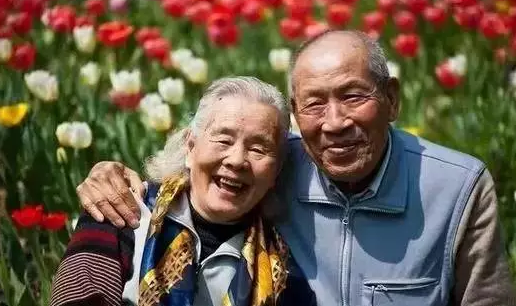 一生中最后的存折是老伴,感动ing