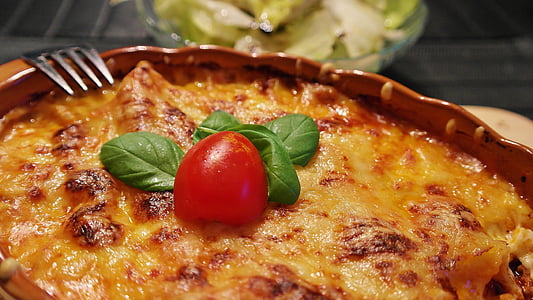 lasagna-noodles-cheese-tomatoes-thumb.jpg