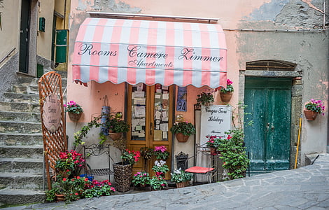 italy-cinque-terre-store-front-awning-thumb.jpg