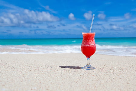 beach-beverage-caribbean-cocktail-thumb.jpg